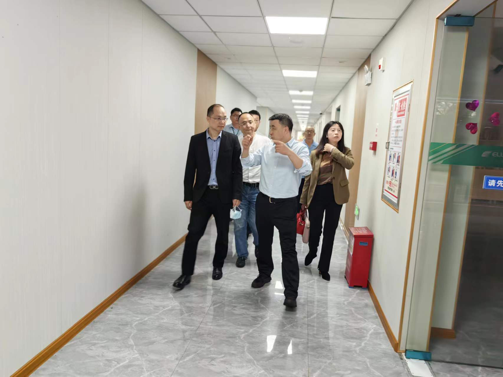 节后慰问暖人心 | 九洲集团党委书记、董事长杨保平一行慰问2138cn太阳集团古天乐电子全体员工 